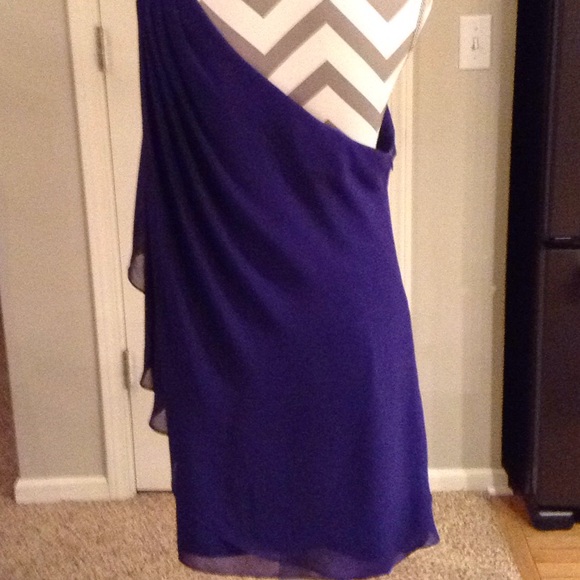 Beautifully/flattering formal dress - size 12 - Picture 3 of 7